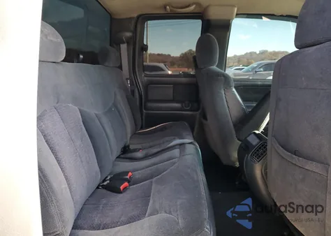 2002 Chevrolet Silverado C1500 from USA, damaged, VIN 2GCEC19T021108674